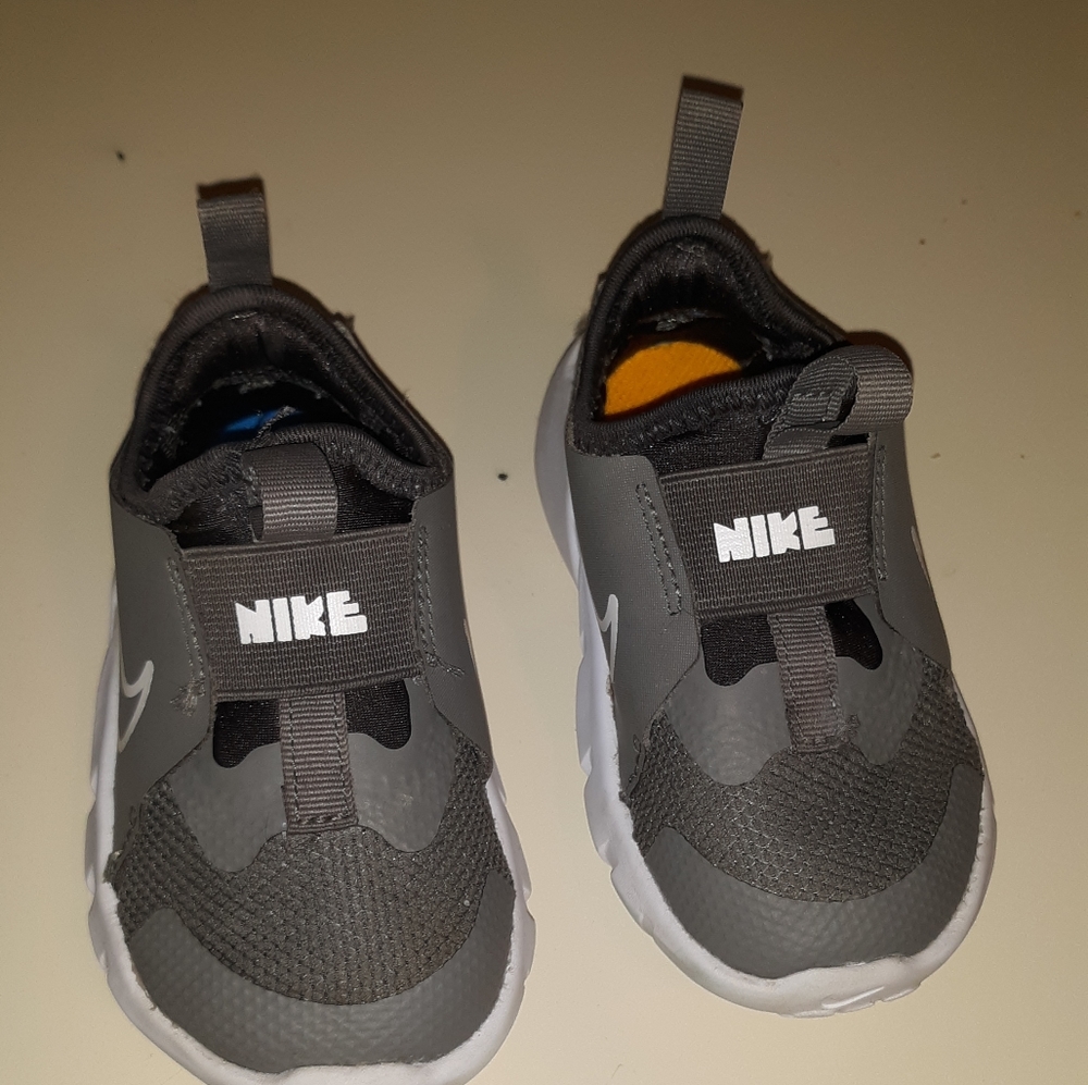 Nike baby Todder size 6.c